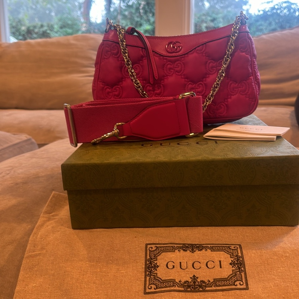 Gucci GG MATELASSÉ SMALL SHOULDER BAG - Picture 5 of 10